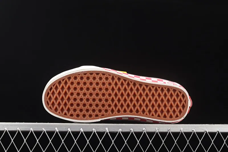 All categories Vans Vans series Vans Hi Vans high-top plus velvet Vans Sk8-Hi Anaheim pink and white checkerboard high-top casual sneakers VN0A38GF2U9
